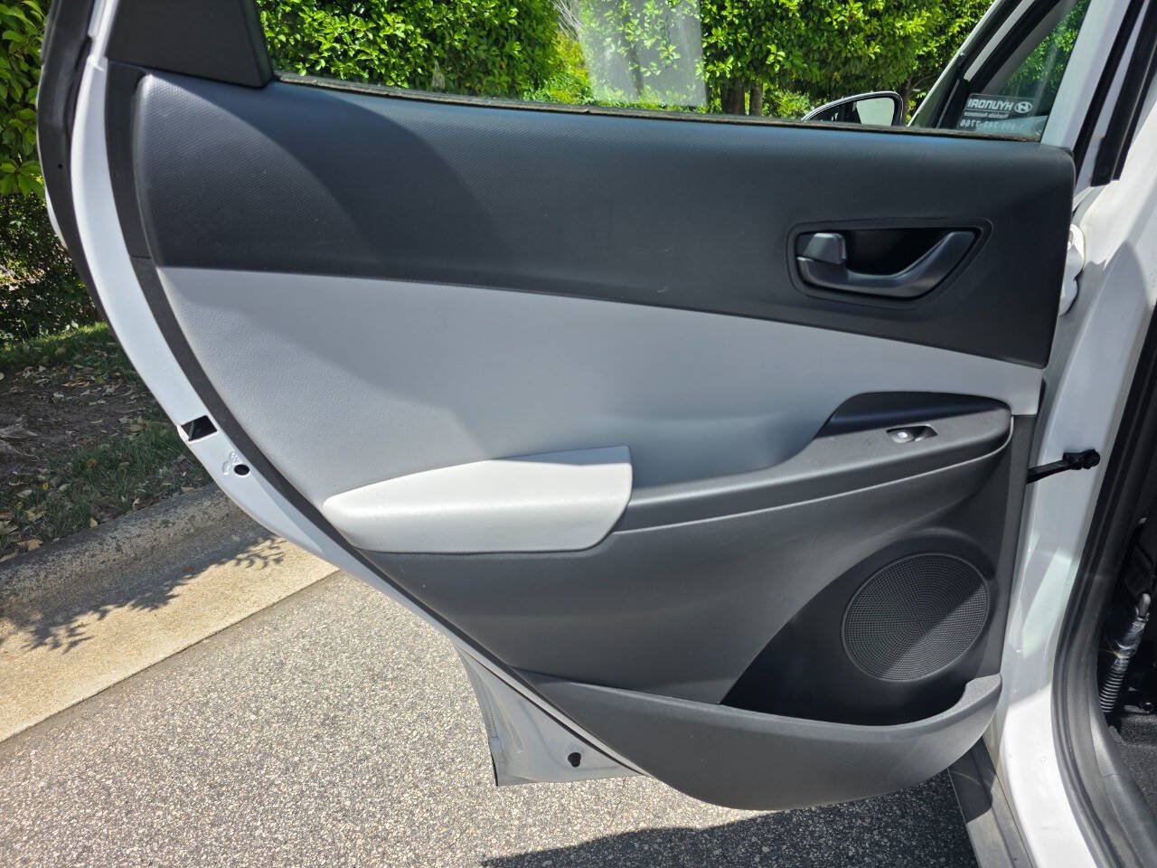 Used 2022 Hyundai Kona SE w/ Cargo Package FWD image 24