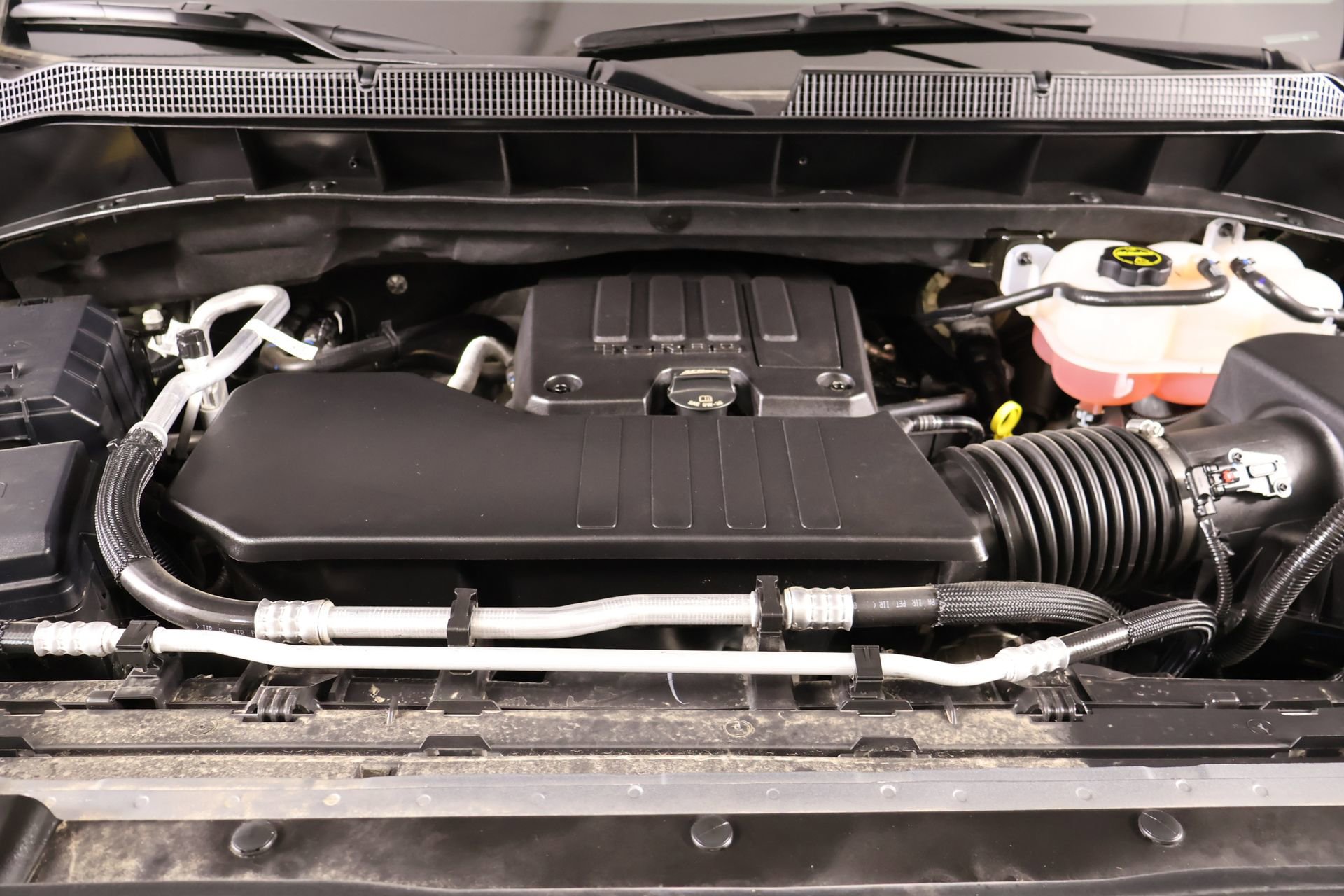 Used 2025 Chevrolet Silverado 1500 Custom RWD image 17