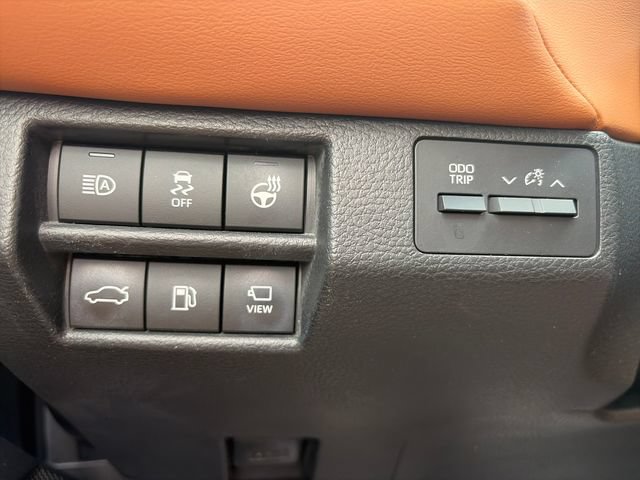 Used 2019 Toyota Avalon Limited FWD image 20