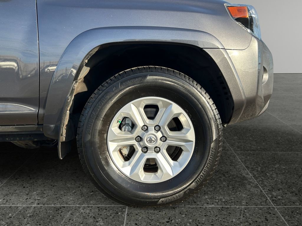 Used 2015 Toyota 4Runner SR5 image 9