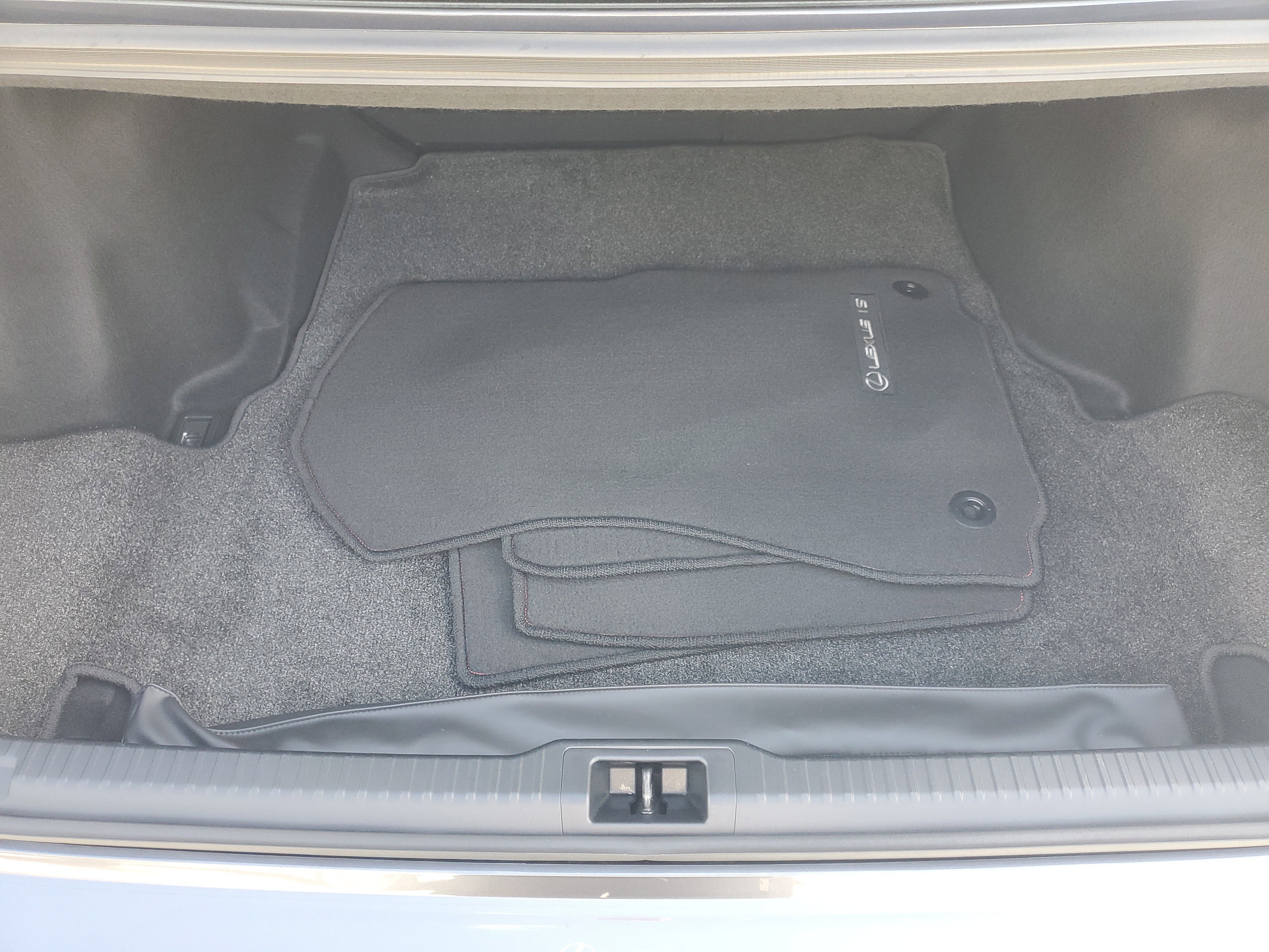 Used 2025 Lexus IS 300 w/ Comfort Package RWD image 12