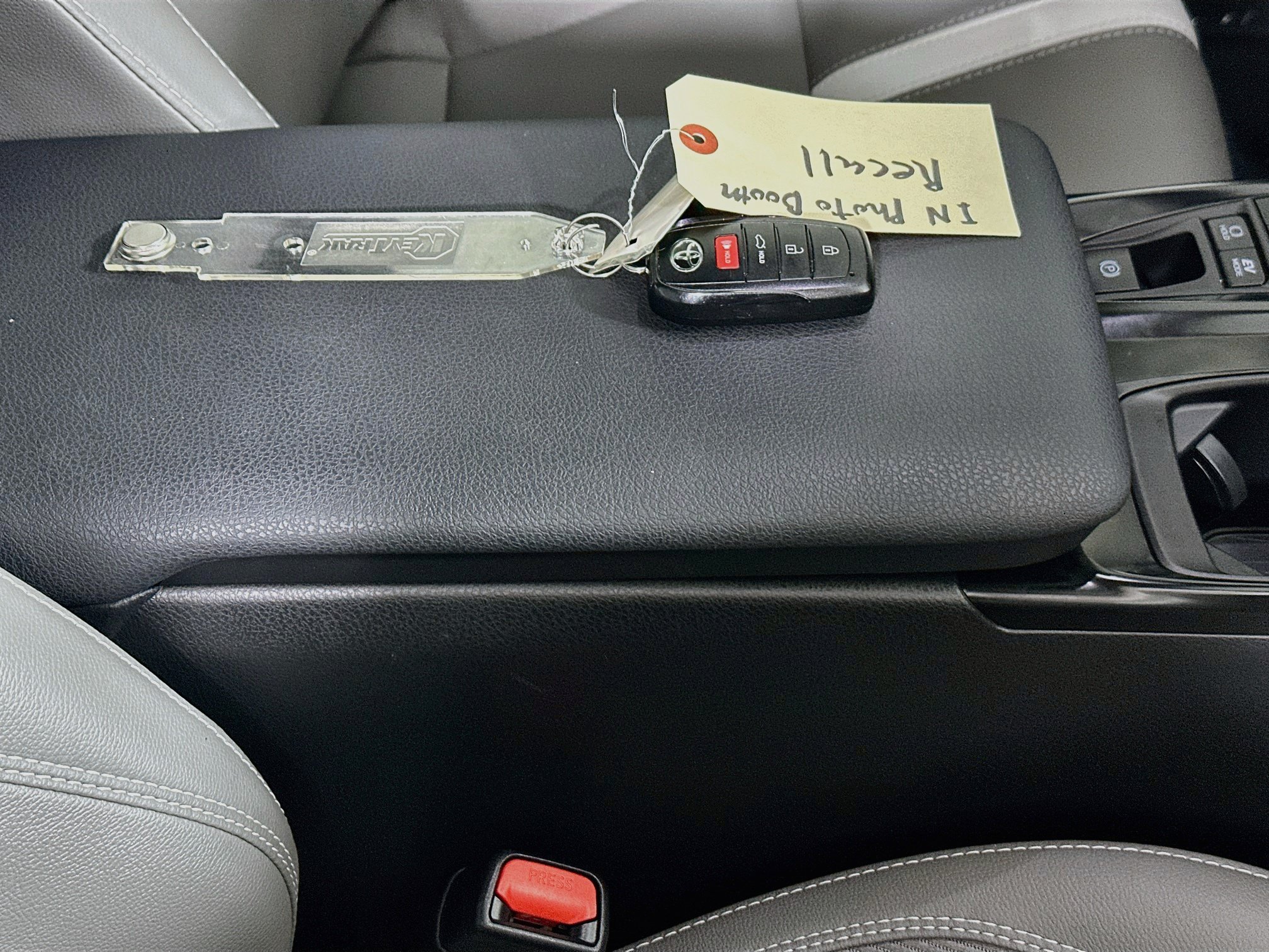 Certified 2026 Toyota Camry SE FWD image 33