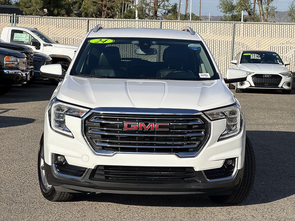 Used 2024 GMC Terrain SLT FWD image 2