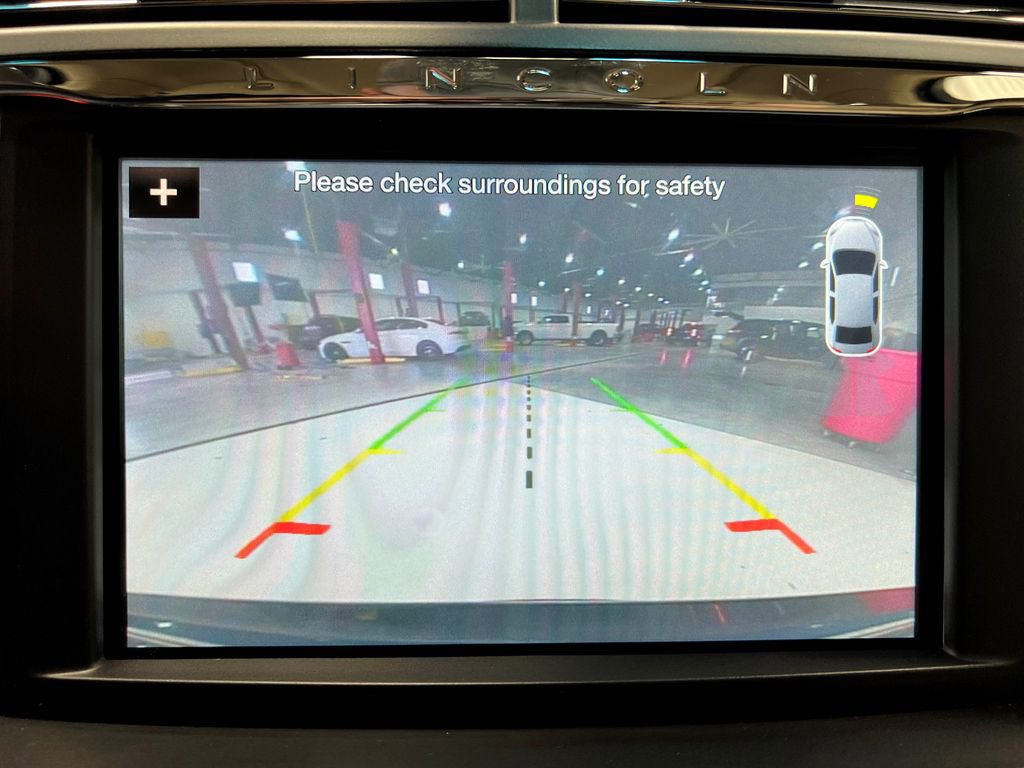 Used 2017 Lincoln Continental Select w/ Climate Package image 12