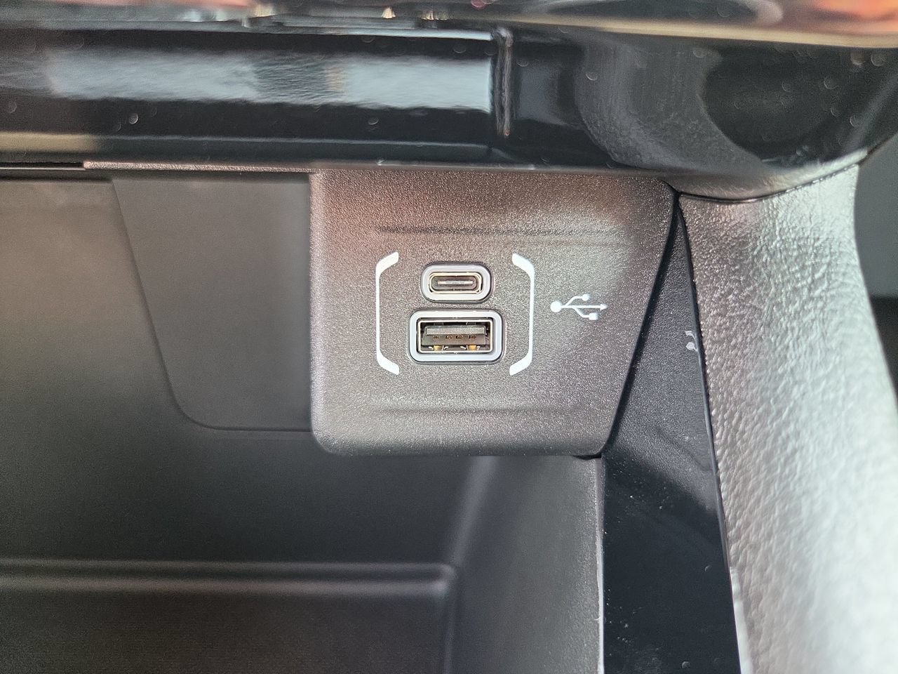 New 2026 Jeep Compass Latitude AWD/4WD image 27