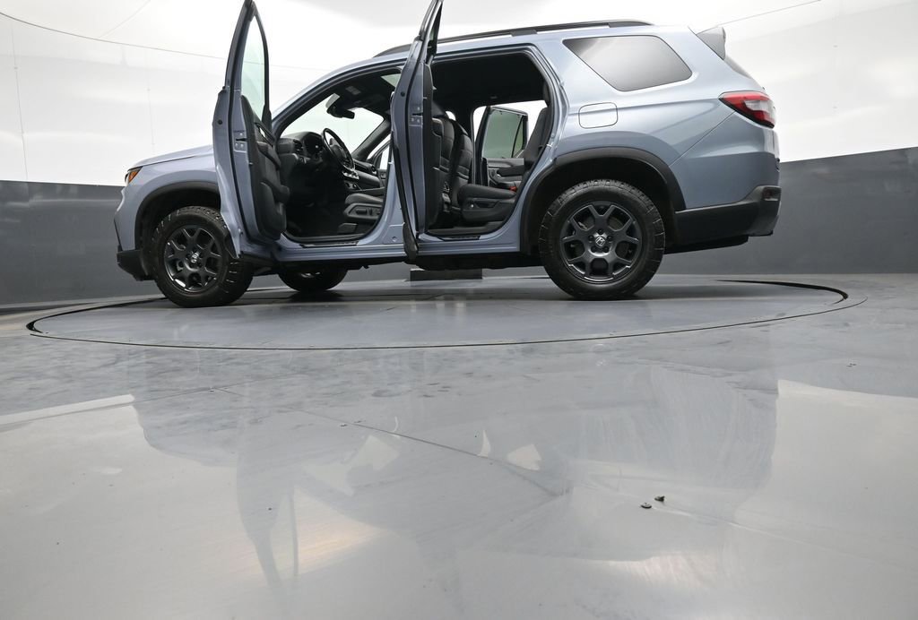 Certified 2024 Honda Pilot TrailSport image 51