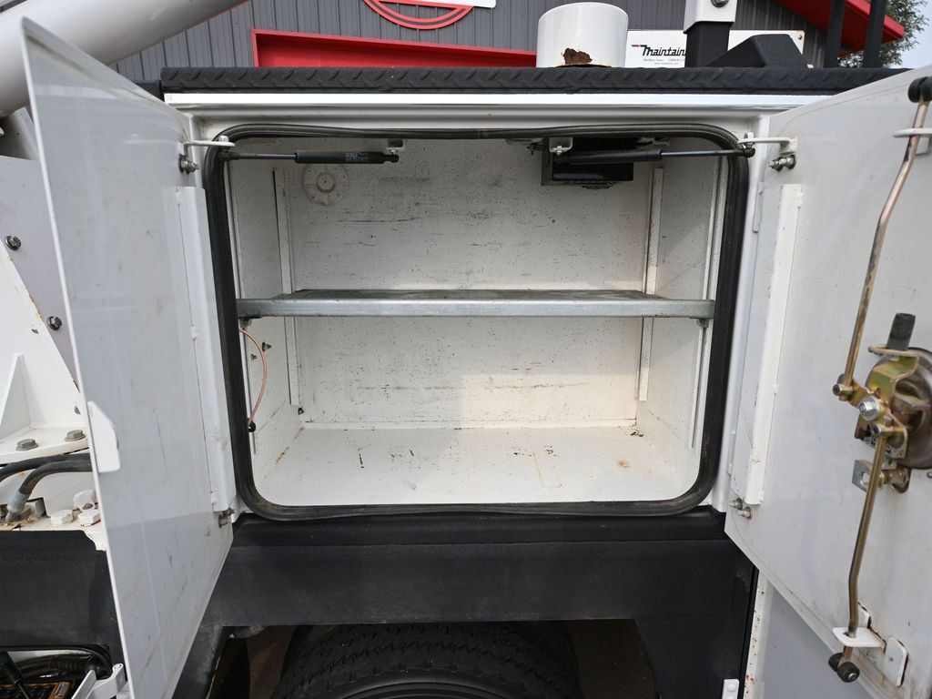 Used 2016 Ford F550 2WD Regular Cab Super Duty image 62