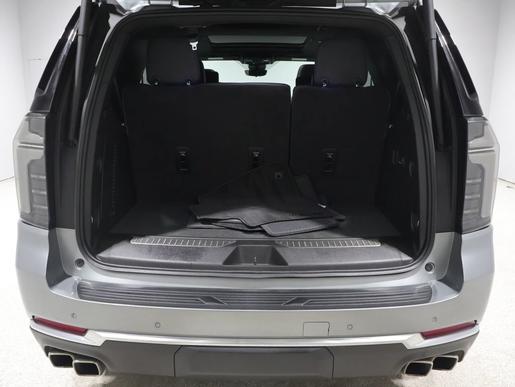 Used 2025 Chevrolet Tahoe High Country AWD/4WD image 22