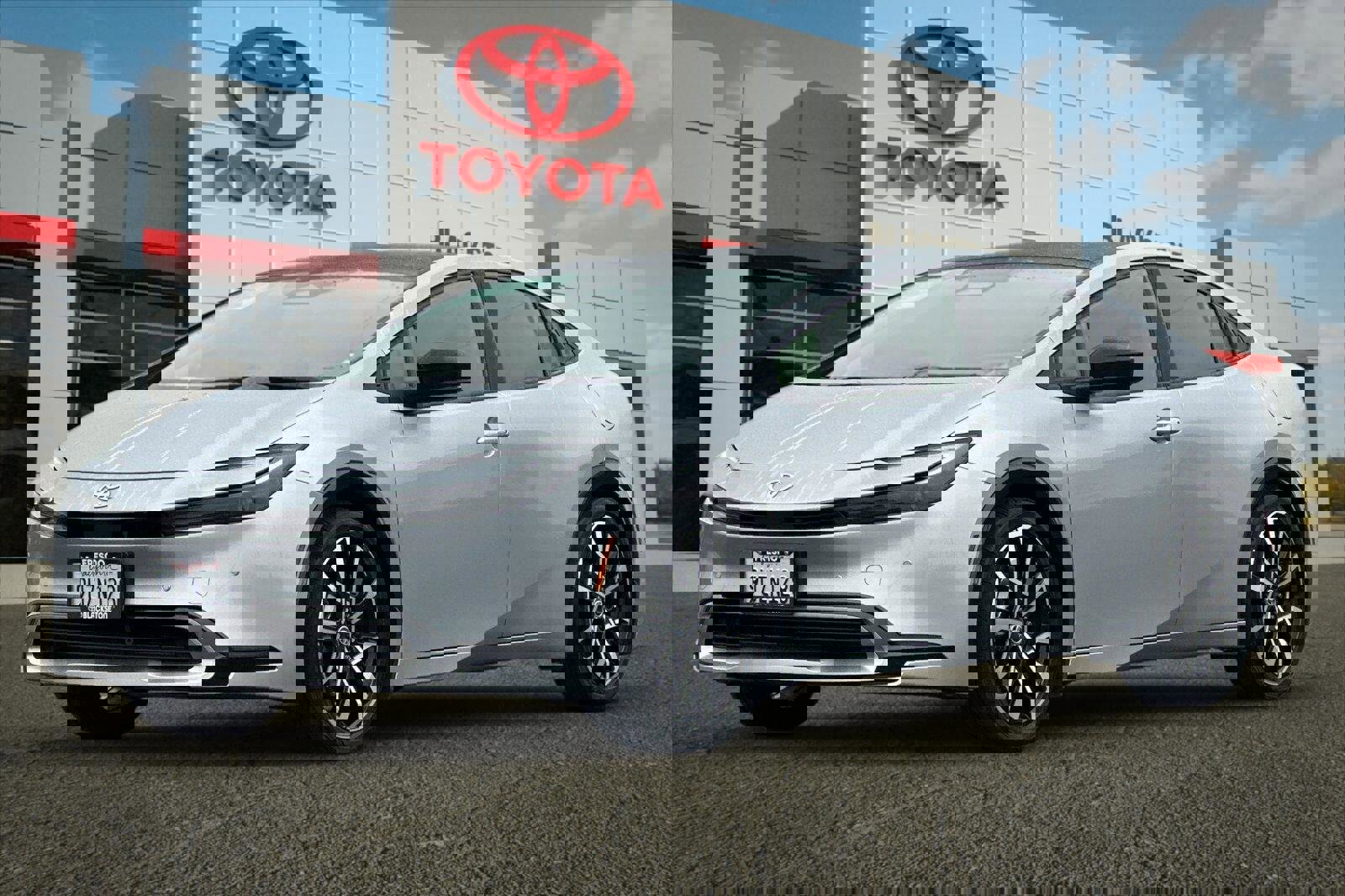 Used 2025 Toyota Prius SE image 7