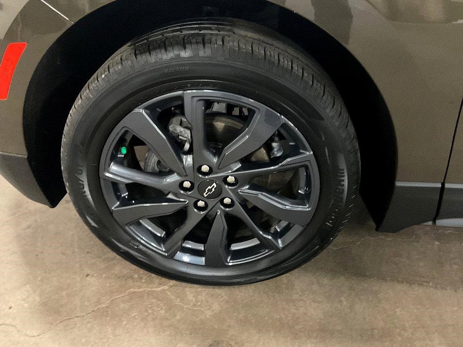 Used 2024 Chevrolet Equinox RS w/ RS Leather Package image 14