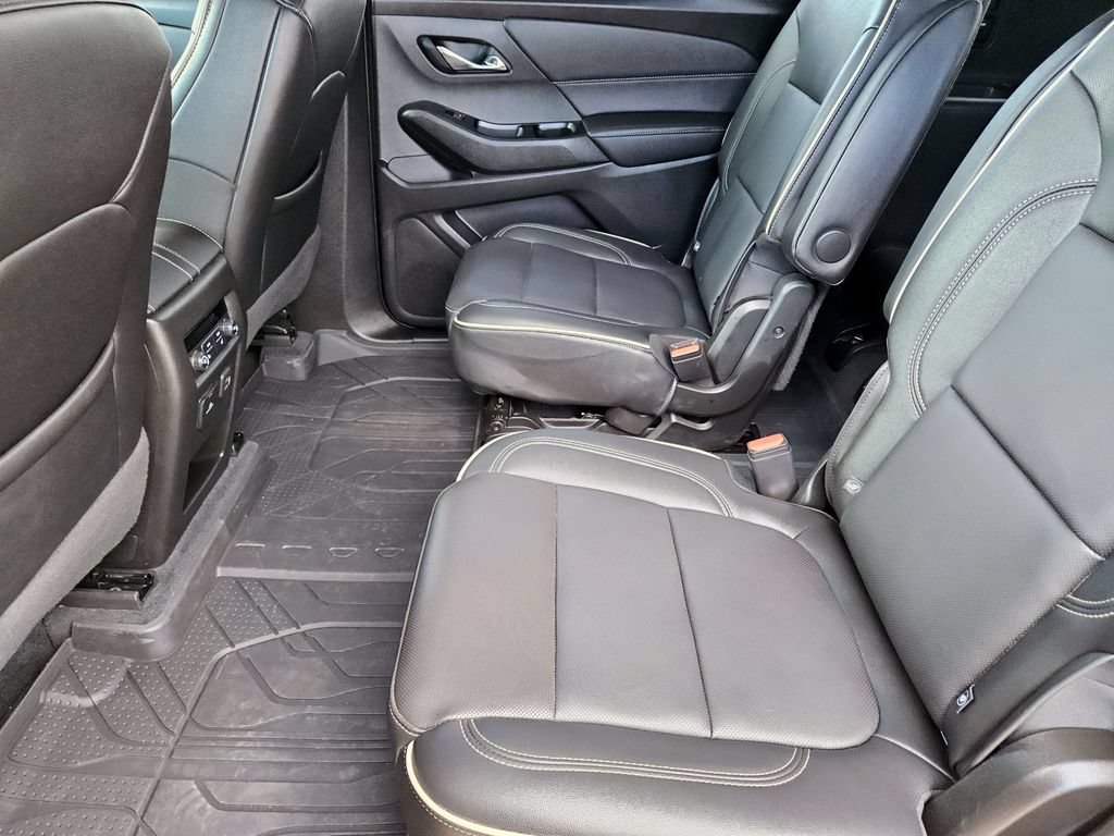Used 2023 Chevrolet Traverse Premier w/ Redline Edition AWD/4WD image 35
