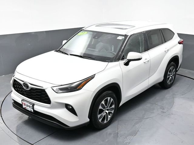 Used 2023 Toyota Highlander XLE FWD image 46