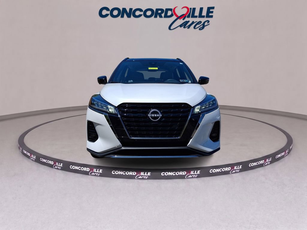 Certified 2023 Nissan Kicks SR w/ SR Premium Package FWD image 3