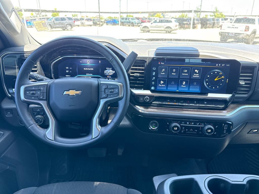 Used 2024 Chevrolet Silverado 1500 LT AWD/4WD image 11