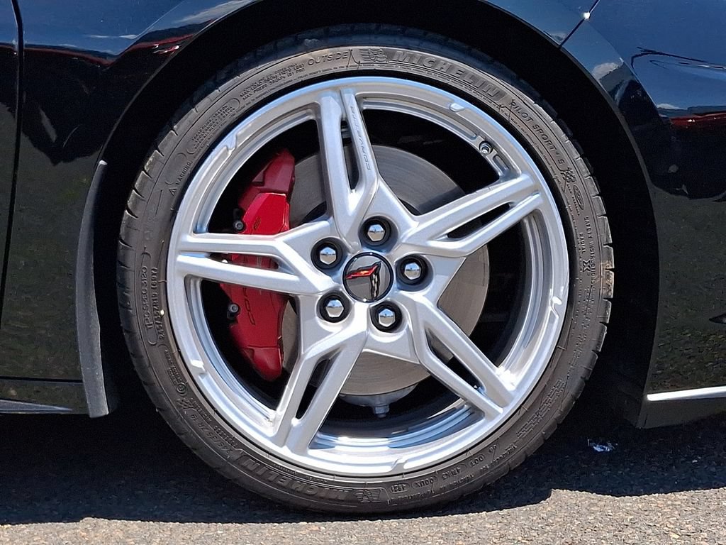 Used 2022 Chevrolet Corvette Stingray Premium Cpe w/ Z51 Performance Package RWD image 8