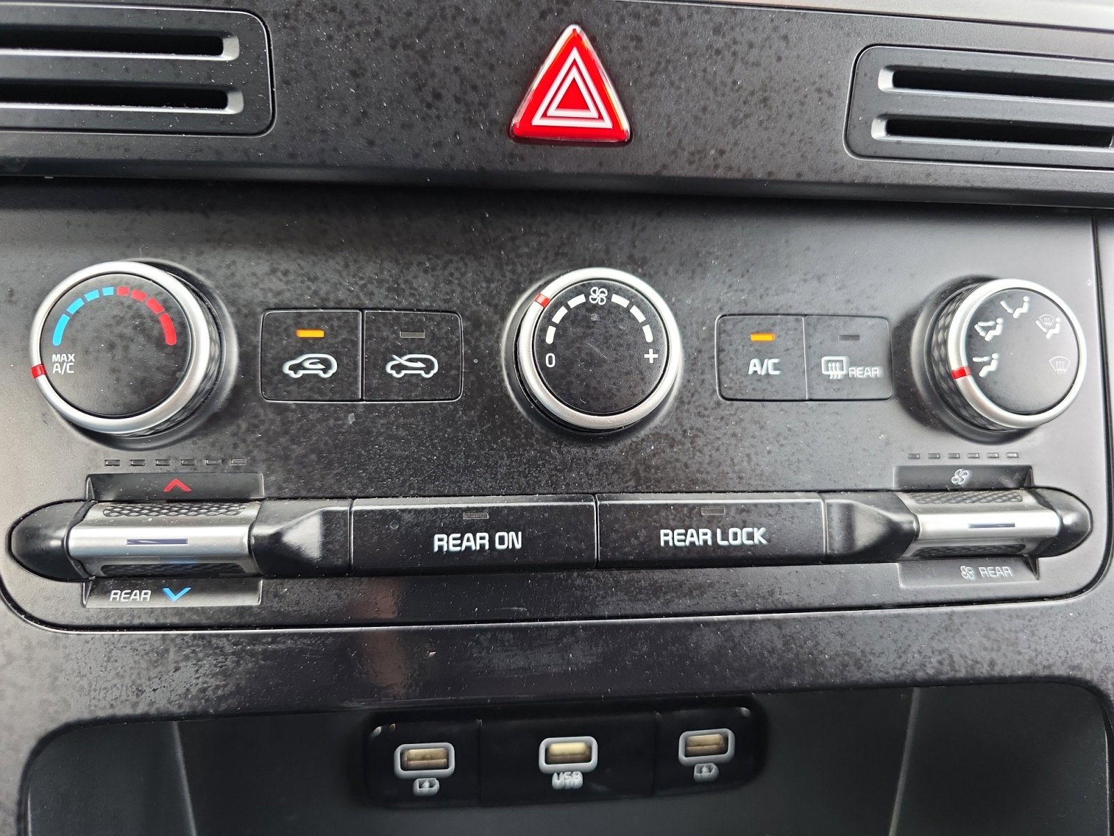 Certified 2024 Kia Carnival LX image 17