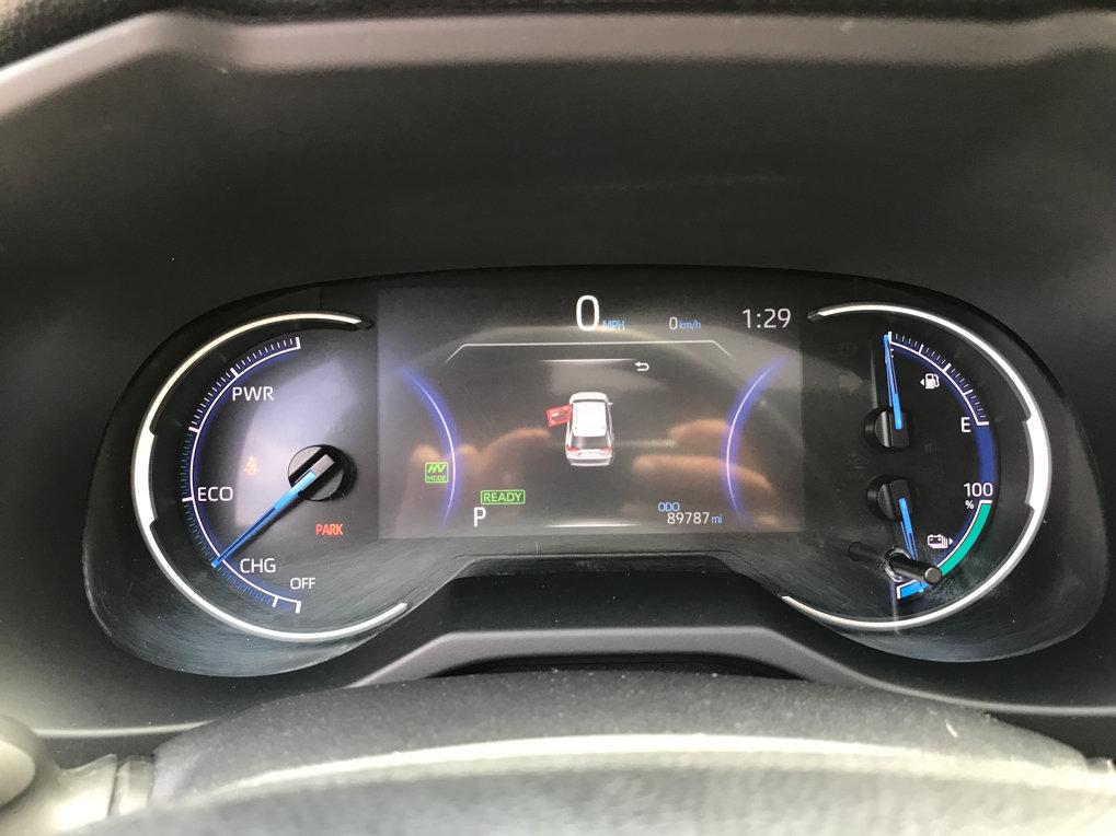 Used 2021 Toyota RAV4 SE w/ Weather & Moonroof Package AWD/4WD image 19