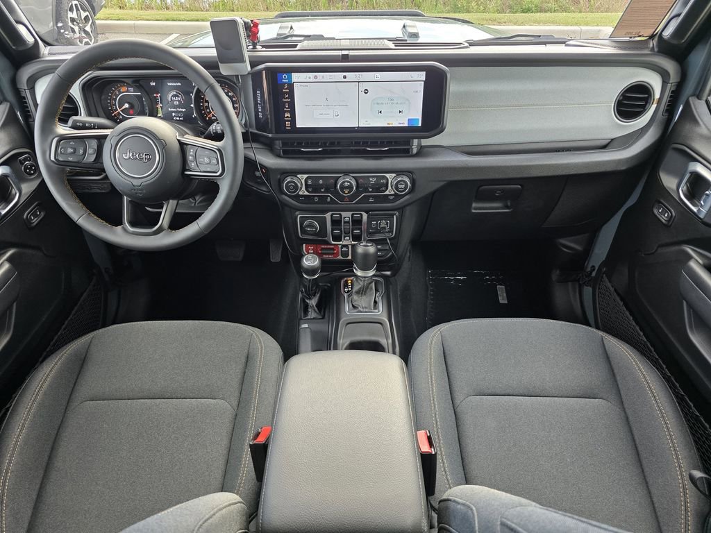Used 2024 Jeep Wrangler Willys AWD/4WD image 16