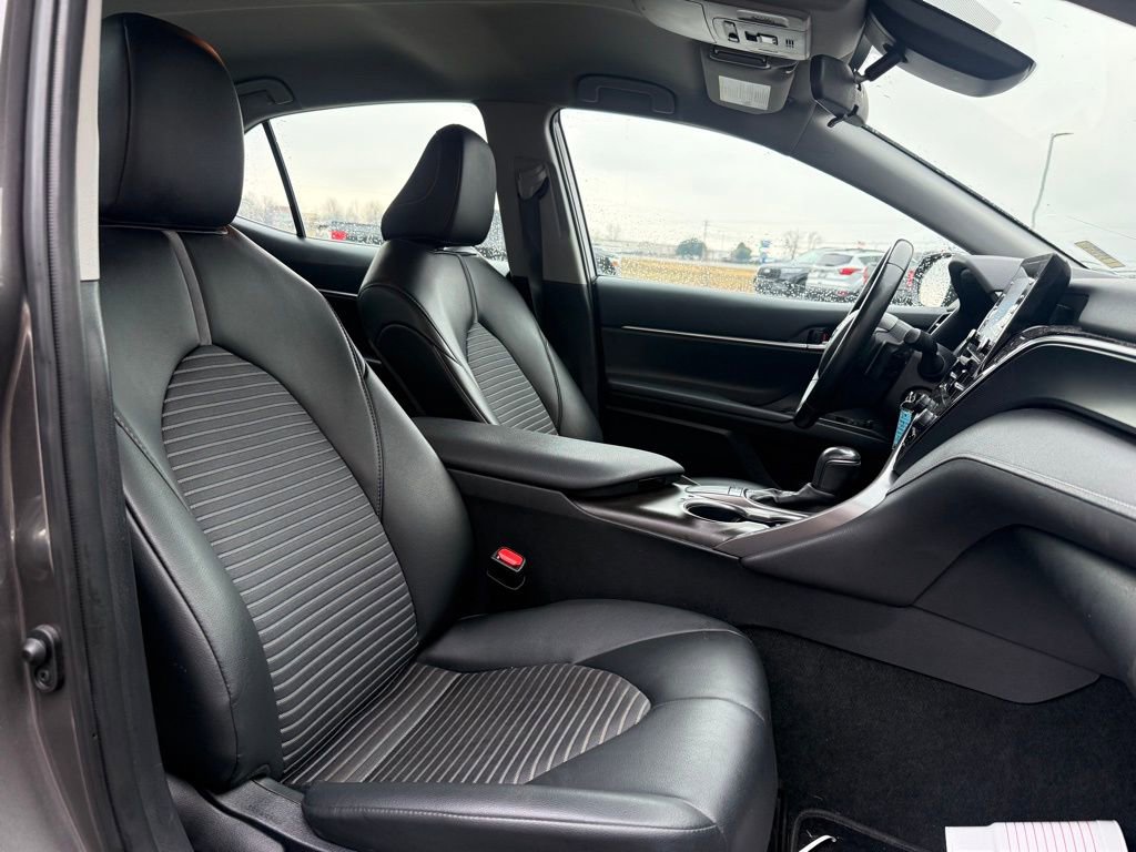 Used 2024 Toyota Camry SE image 10