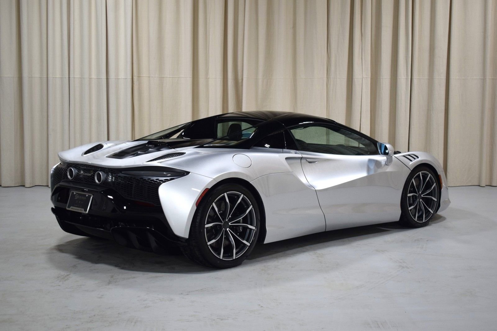 New 2025 McLaren Artura Spider image 10