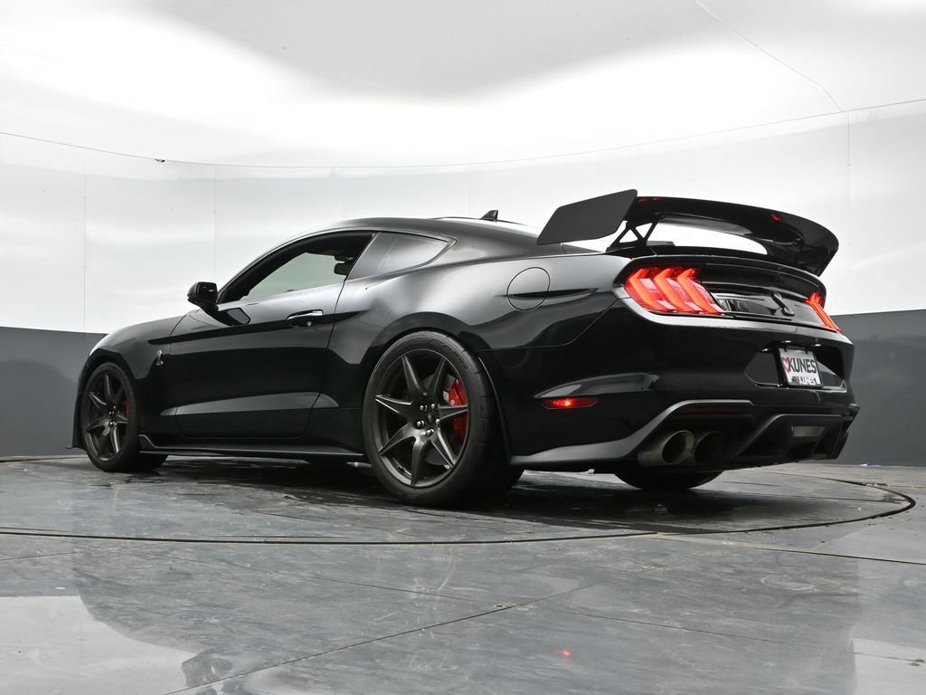 Used 2020 Ford Mustang Shelby GT500 w/ Carbon Fiber Track Pack RWD image 48
