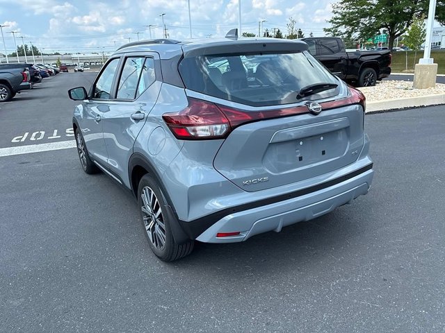 Used 2023 Nissan Kicks SR w/ SR Premium Package FWD image 11