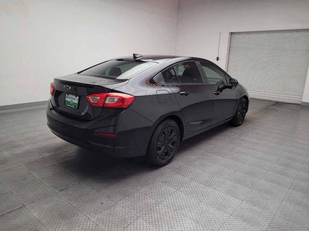 Used 2017 Chevrolet Cruze LS FWD image 9
