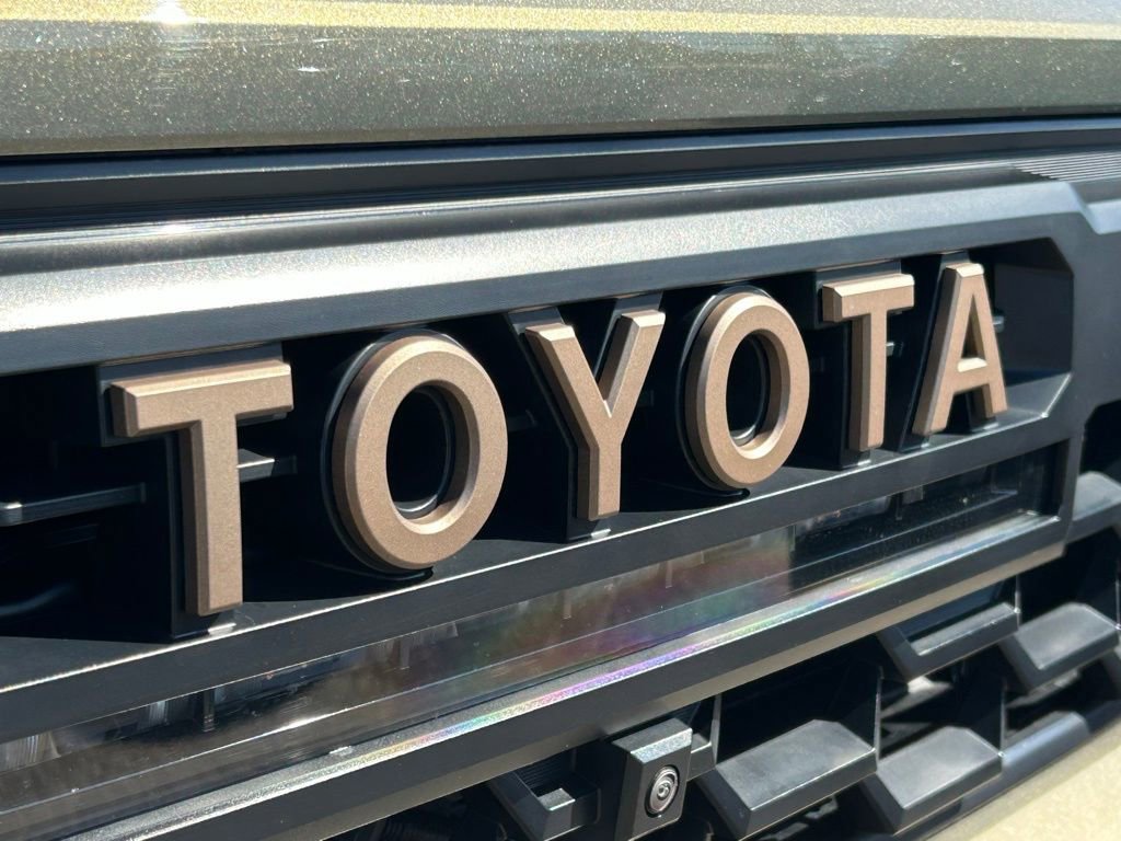 Used 2025 Toyota Tacoma Trailhunter image 41