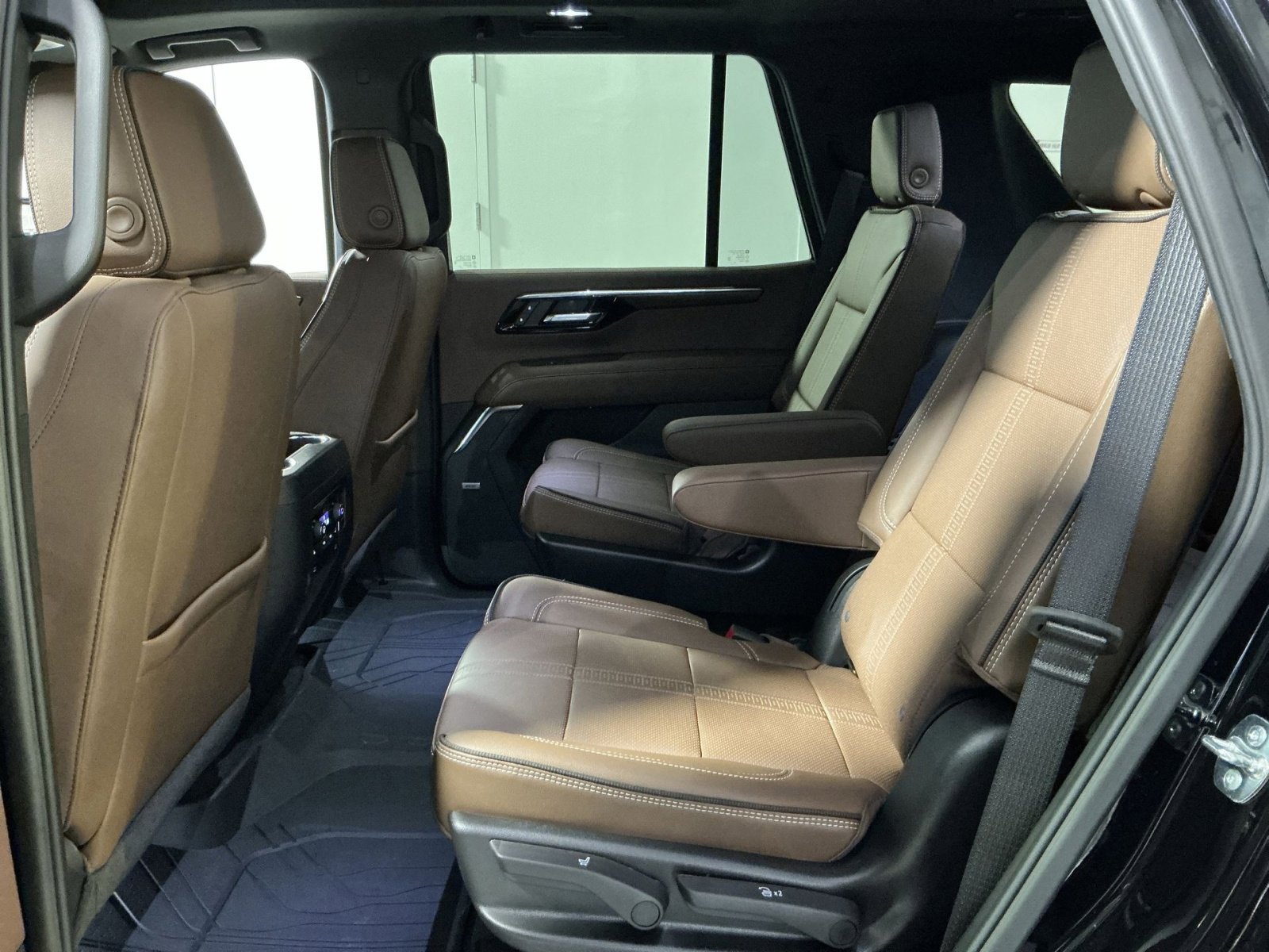 New 2026 Chevrolet Tahoe High Country w/ Sun And Tow Package image 33