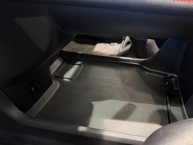 Certified 2026 Toyota Sienna XSE FWD image 19