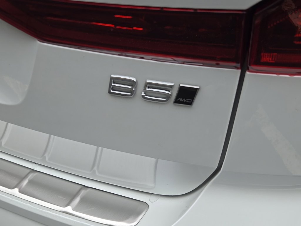 Certified 2026 Volvo XC60 B5 Plus AWD/4WD image 10