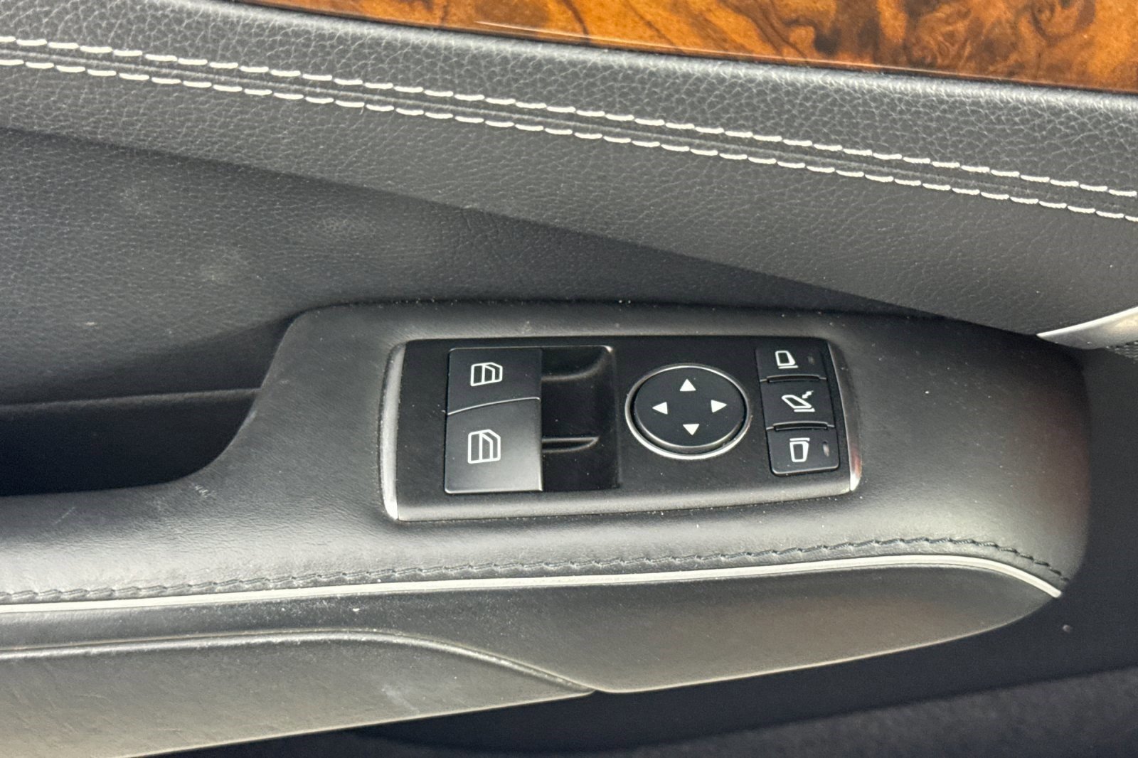 Used 2013 Mercedes-Benz SL 550 w/ Premium Pkg image 12