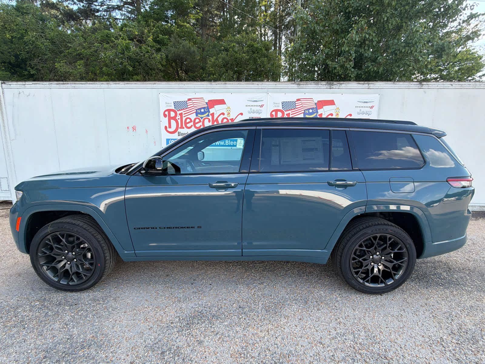 New 2026 Jeep Grand Cherokee L Summit AWD/4WD image 7