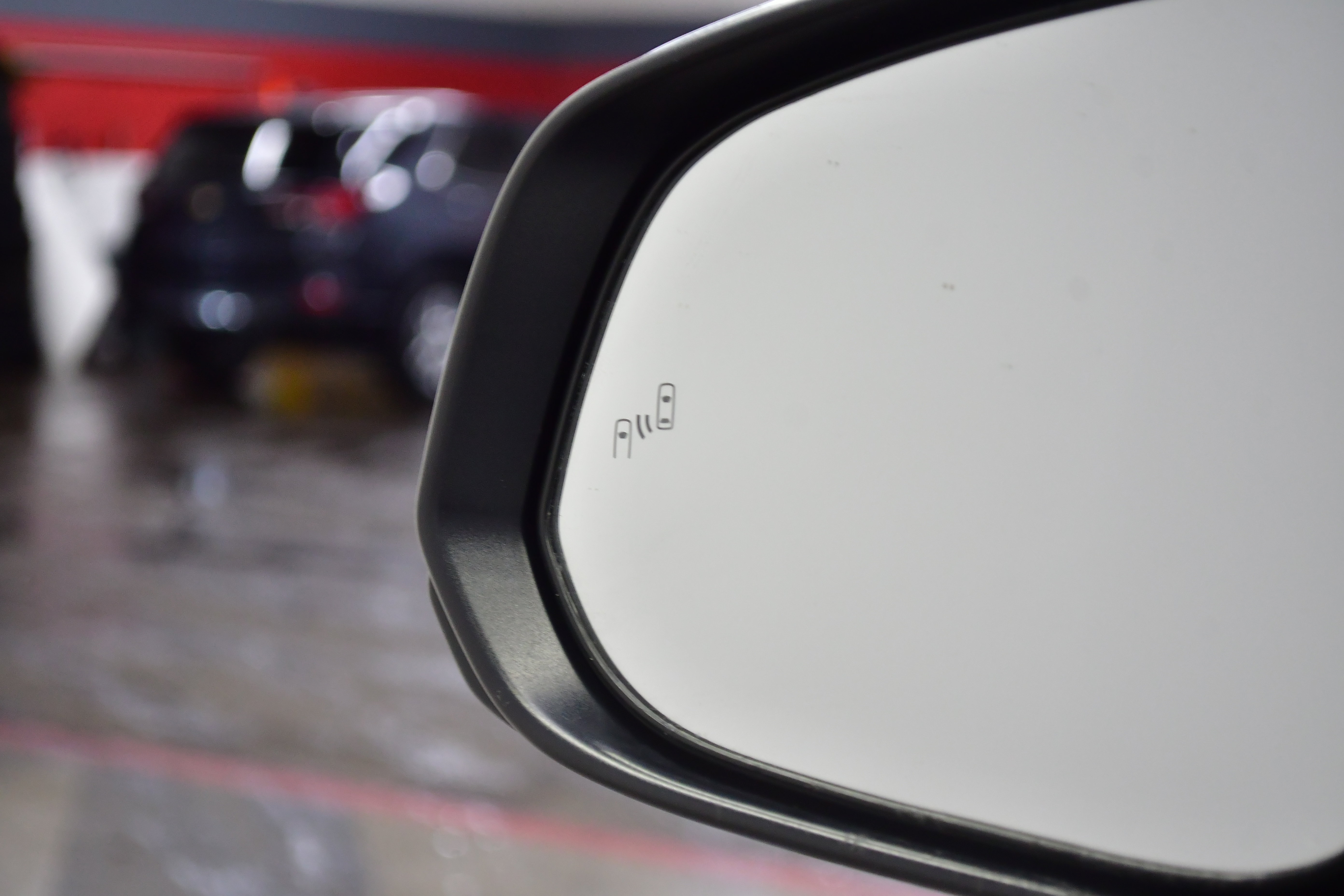 Used 2024 Toyota Tacoma Limited w/ Limited Package (LT) image 31