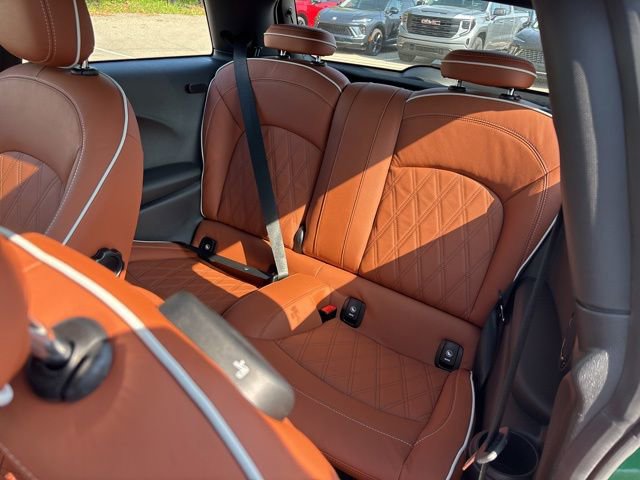 Used 2023 MINI Cooper S w/ Signature Upholstery Package FWD image 17