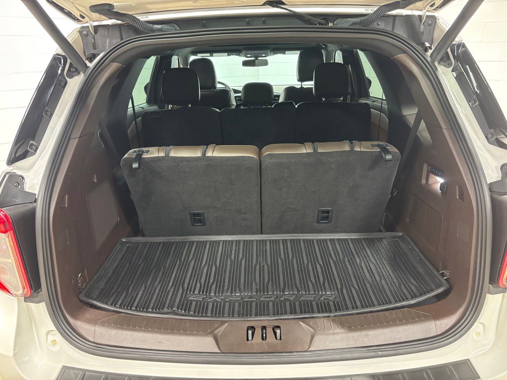 Used 2021 Ford Explorer King Ranch w/ Premium Technology Package image 44