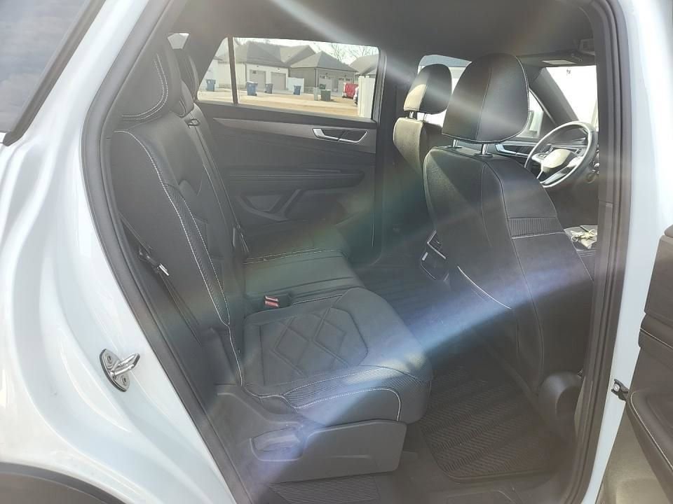 Used 2025 Volkswagen Atlas Cross Sport SE image 22