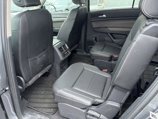 Used 2023 Volkswagen Atlas SEL R-Line image 13