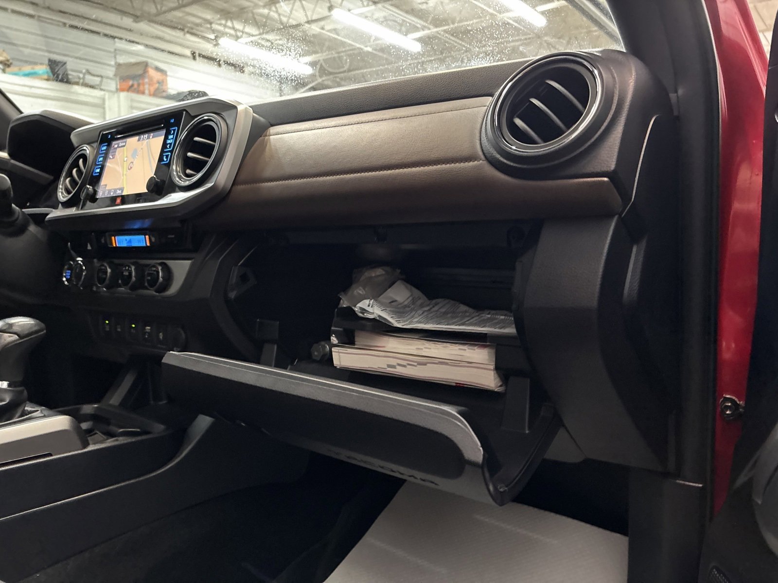 Used 2017 Toyota Tacoma Limited image 30