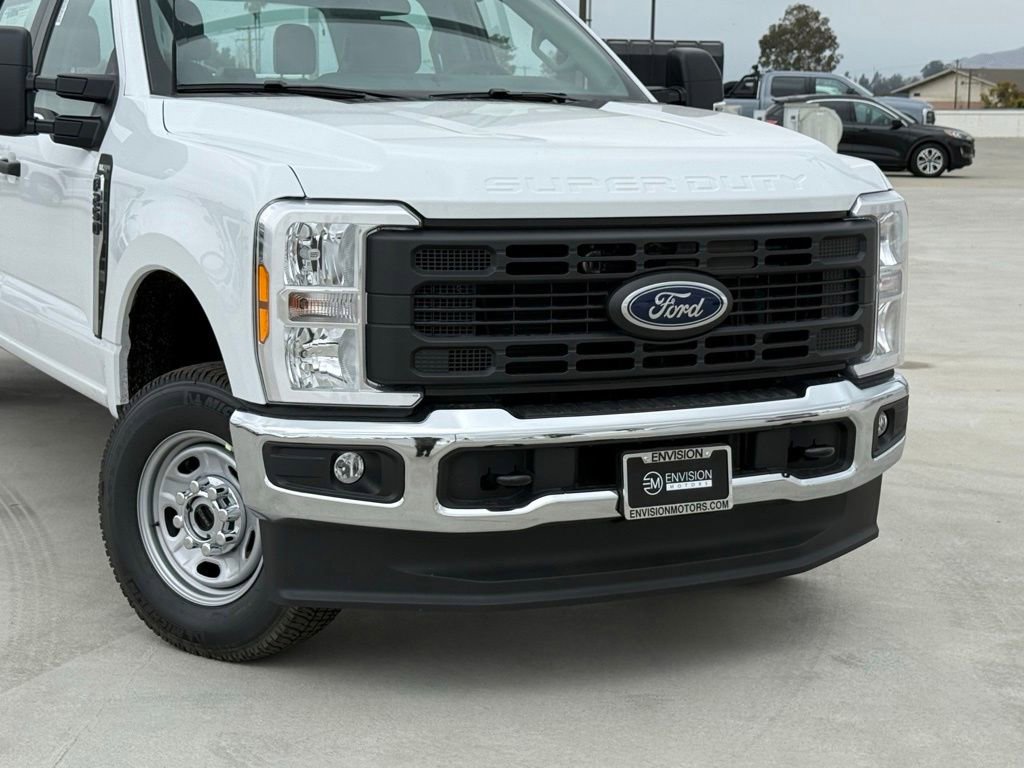 New 2026 Ford F250 XL w/ XL Chrome Package AWD/4WD image 3