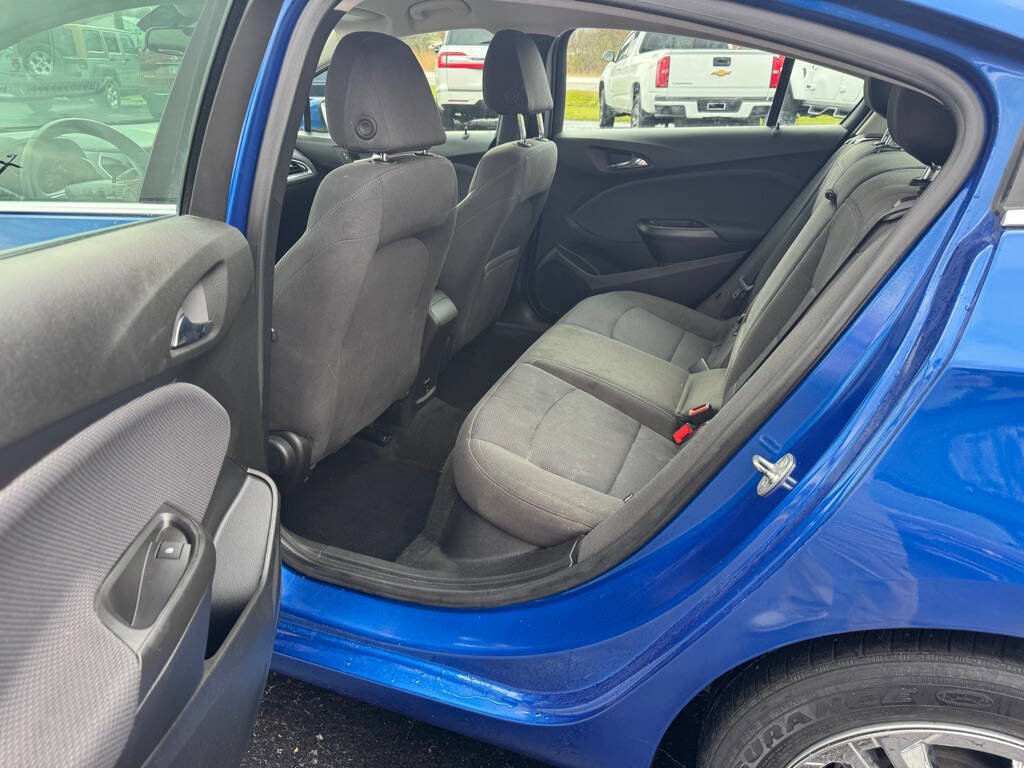 Used 2018 Chevrolet Cruze LT image 12