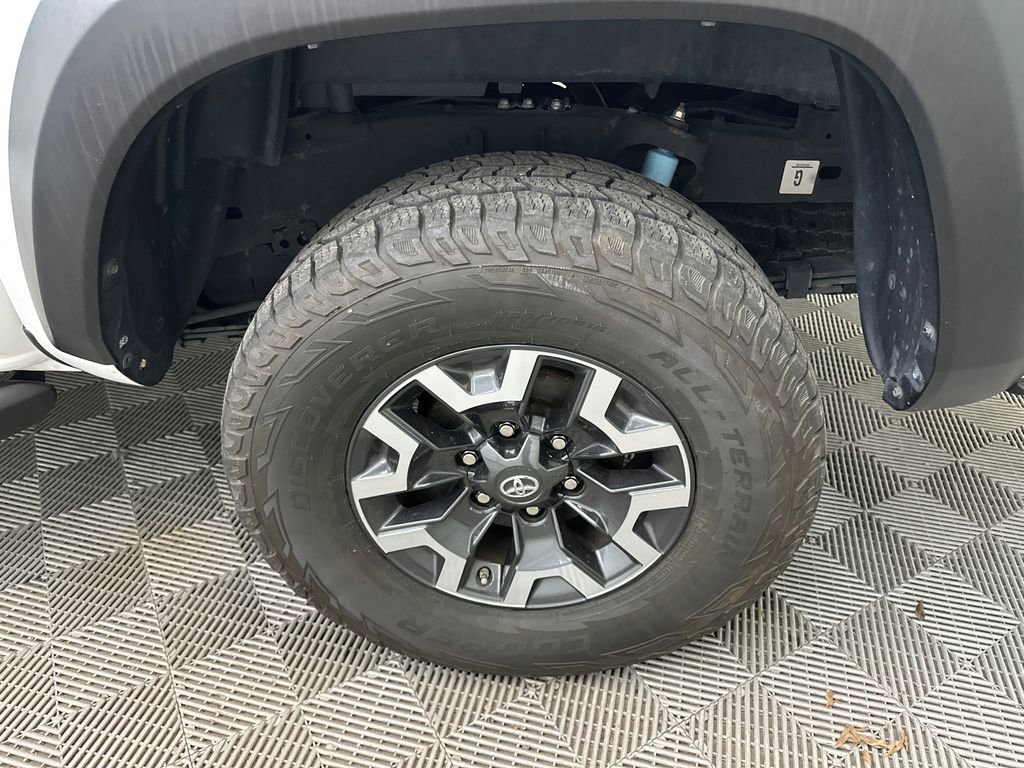 Used 2020 Toyota Tacoma TRD Off-Road w/ TRD Premium Off Road Package AWD/4WD image 20