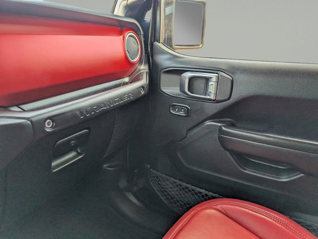 Used 2020 Jeep Wrangler Unlimited Rubicon w/ Cold Weather Group image 27