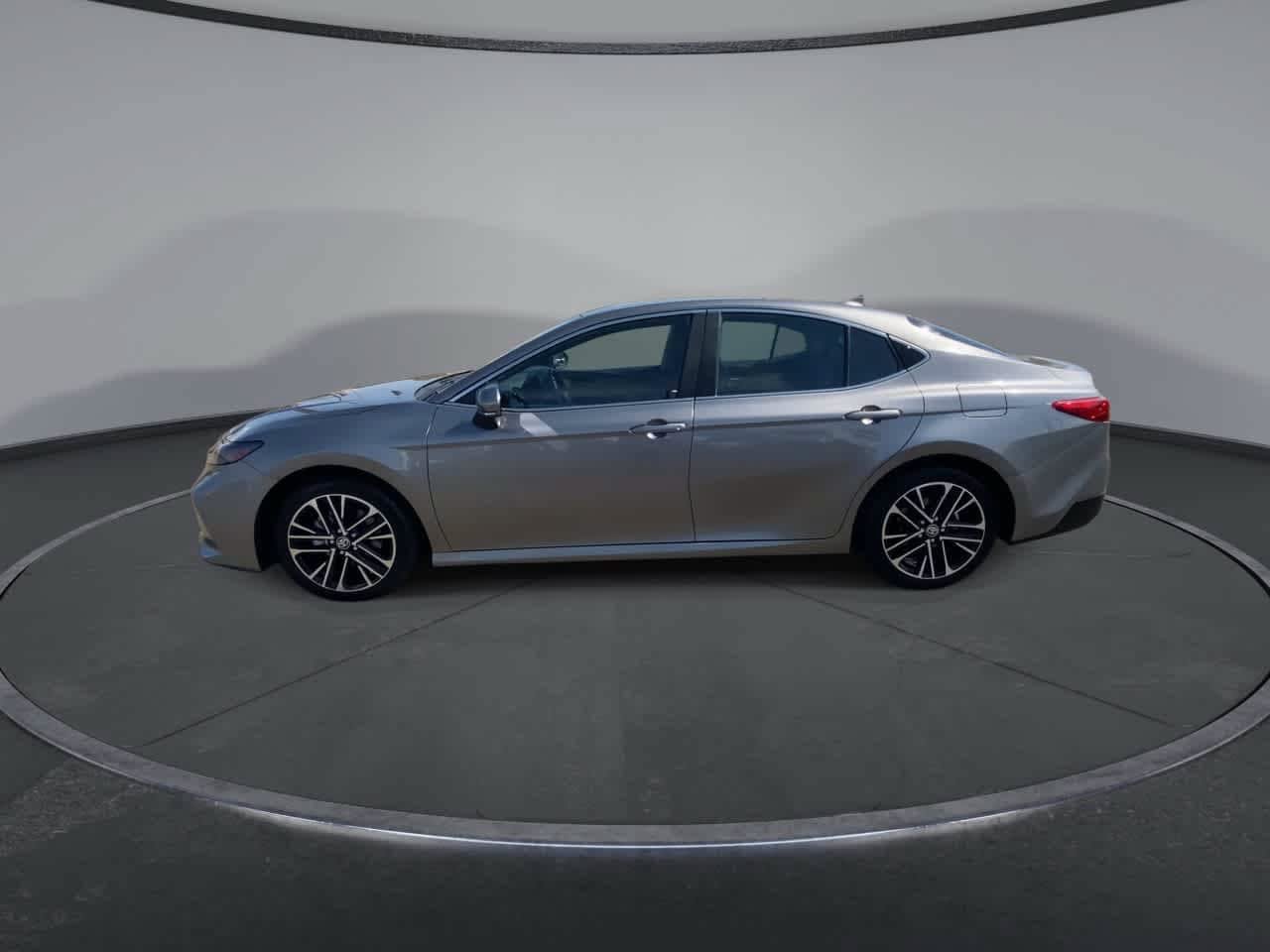 Certified 2025 Toyota Camry XLE FWD image 5
