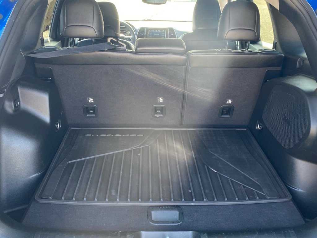 Used 2022 Jeep Cherokee Limited w/ Mopar Interior Package image 9