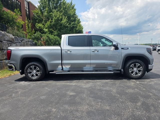 Used 2024 GMC Sierra 1500 SLE w/ Preferred Package AWD/4WD image 2