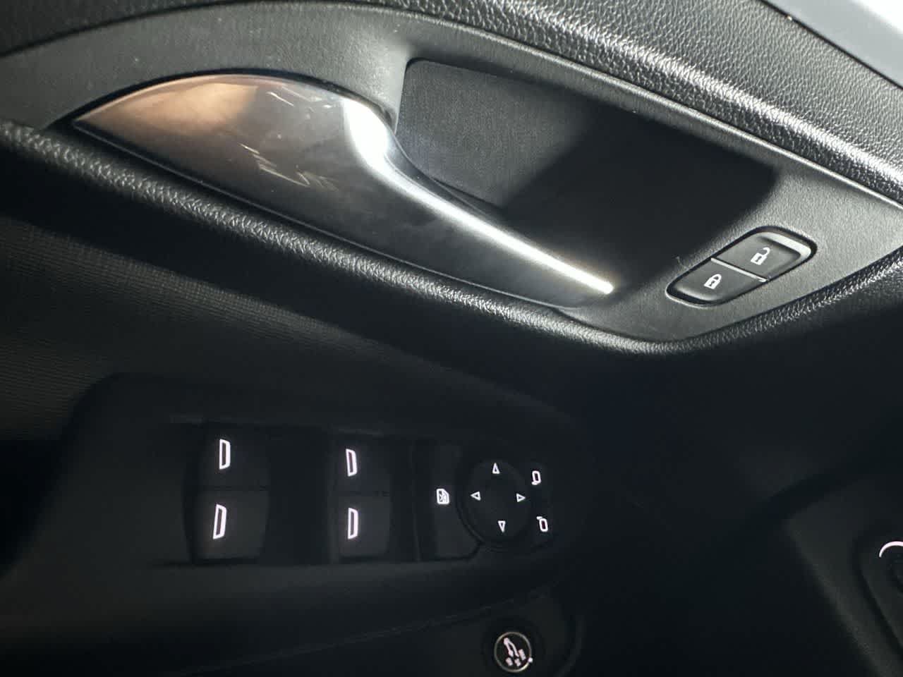 Used 2024 Buick Envista Sport Touring w/ Convenience I Package FWD image 17