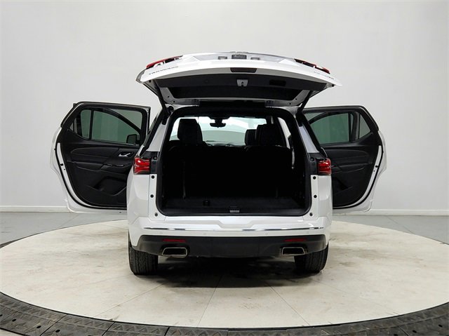 Used 2023 Chevrolet Traverse Premier image 14