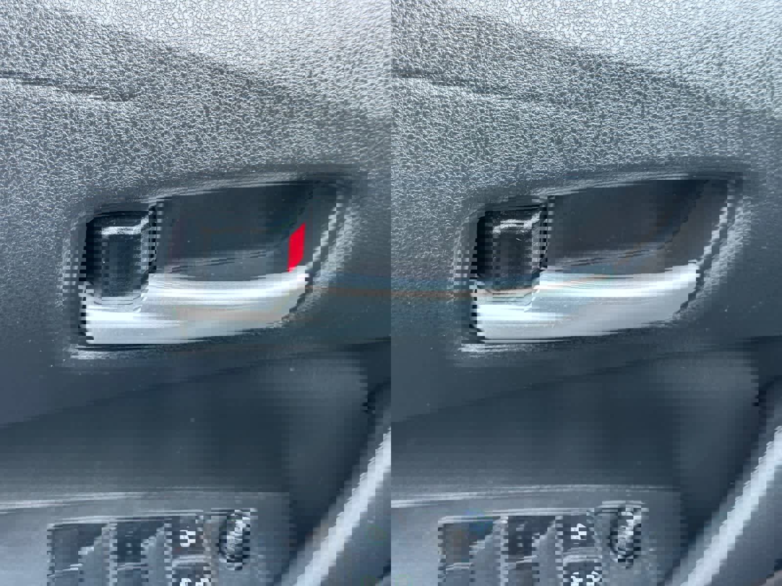 Used 2021 Toyota Corolla LE image 13