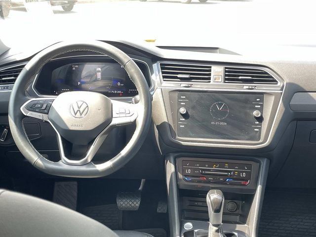 Used 2024 Volkswagen Tiguan SE FWD image 13